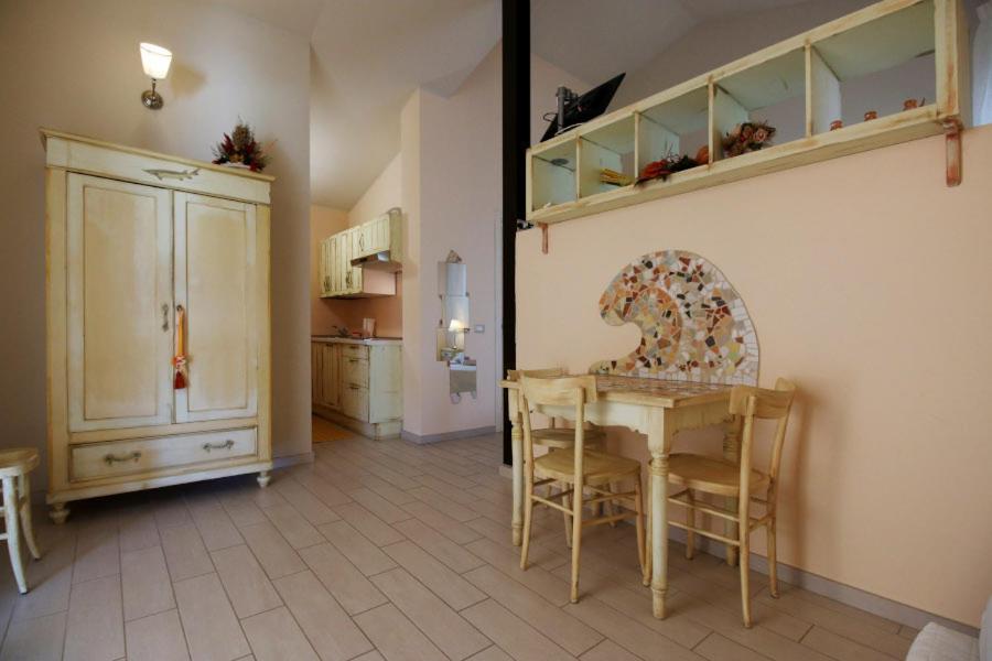 Lucciole Nella Nebbia Hotel Stellata ภายนอก รูปภาพ
