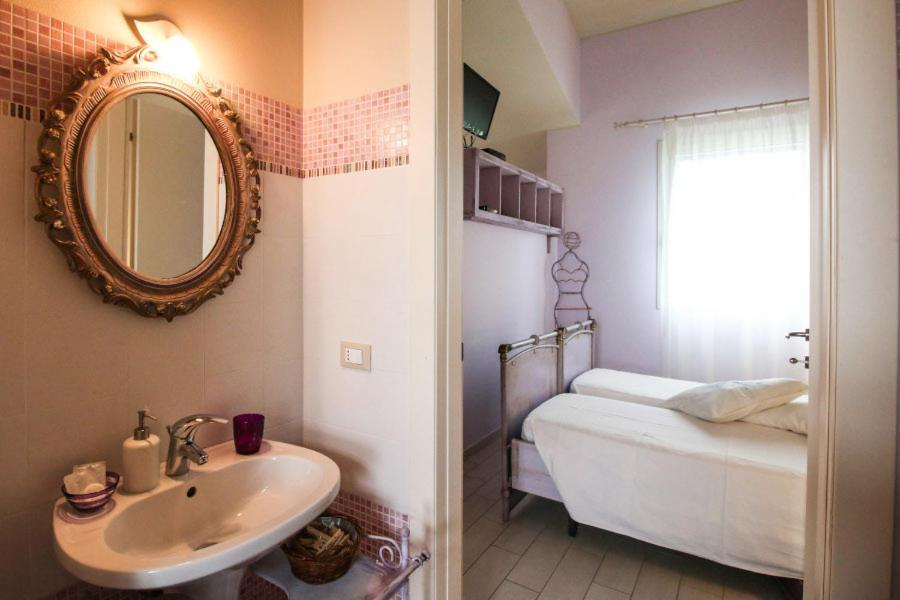 Lucciole Nella Nebbia Hotel Stellata ภายนอก รูปภาพ