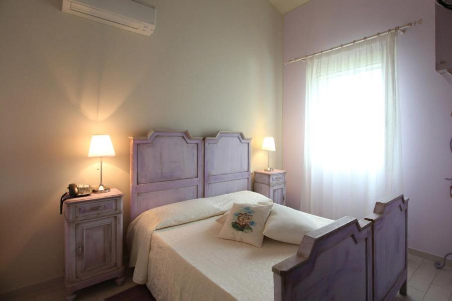 Lucciole Nella Nebbia Hotel Stellata ภายนอก รูปภาพ