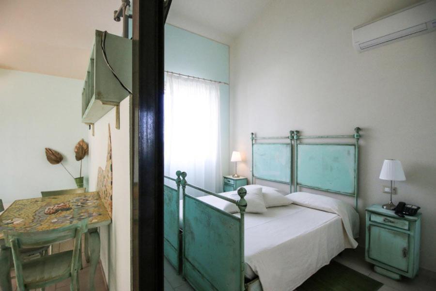 Lucciole Nella Nebbia Hotel Stellata ภายนอก รูปภาพ