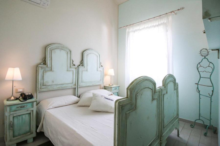 Lucciole Nella Nebbia Hotel Stellata ภายนอก รูปภาพ