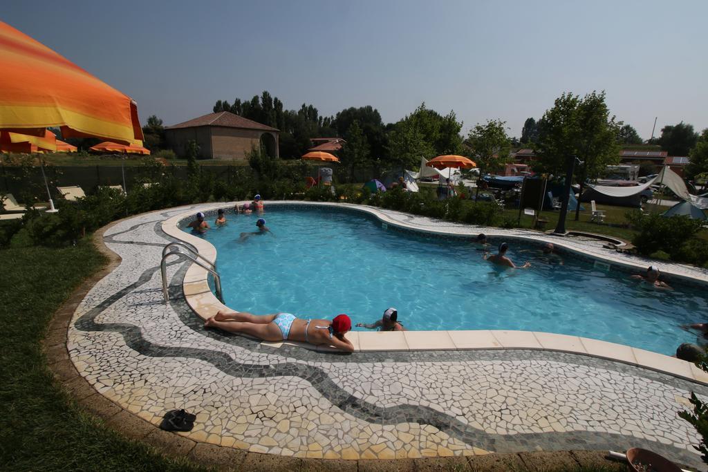 Lucciole Nella Nebbia Hotel Stellata ภายนอก รูปภาพ