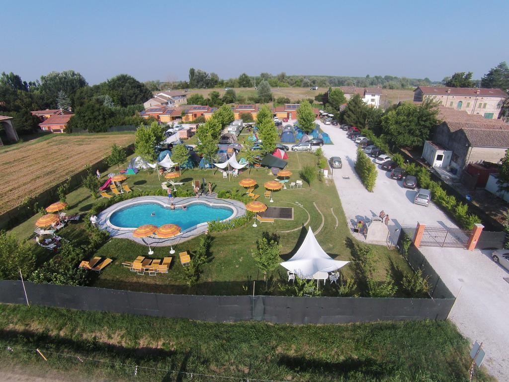 Lucciole Nella Nebbia Hotel Stellata ภายนอก รูปภาพ